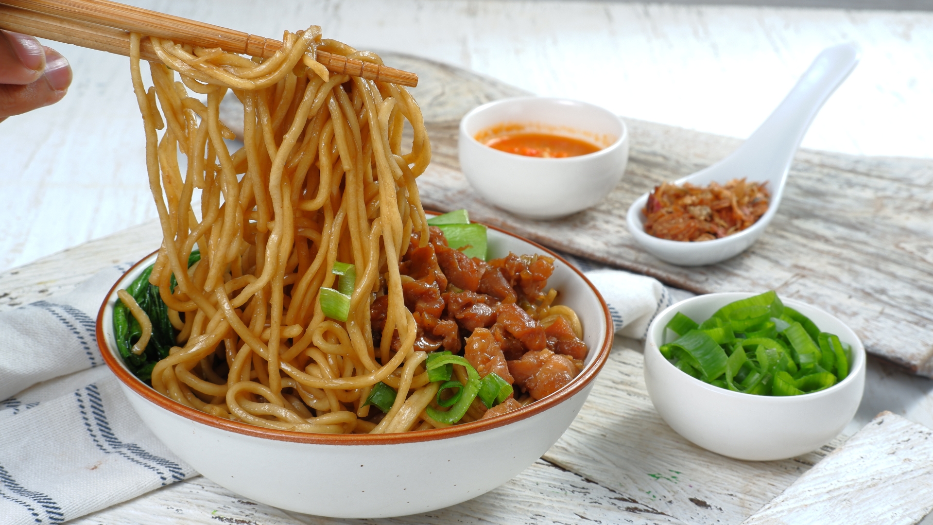 Mie Ayam Goreng & Bakso 32: Santapan Hangat untuk Hari yang Menyenangkan di Cilacap